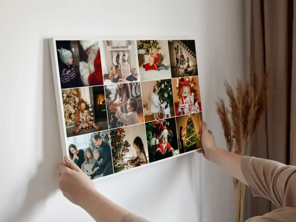 Collage natalizio orizzontale con foto di famiglia a griglia, sulla parete accanto a un vaso di fiori secchi