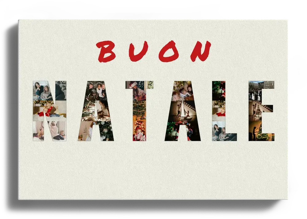 Collage natalizio su tela con lettere composte da foto di famiglia e auguri in rosso su fondo chiaro