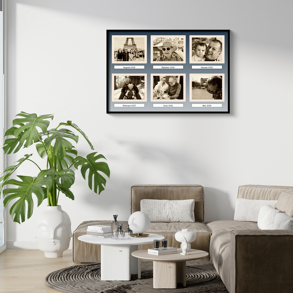 Collage rétro di 6 foto di famiglia seppia con date, in cornice nera sopra il divano del soggiorno