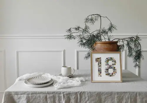 Collage a Forma di Numero '18' Personalizzabile